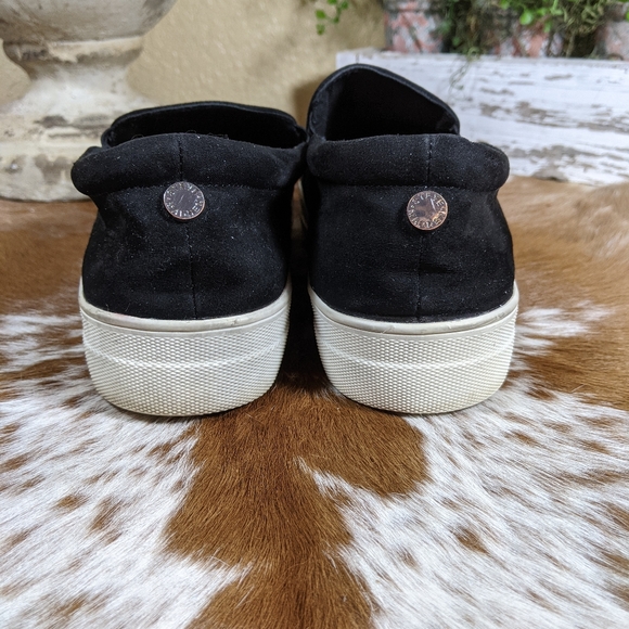 Steve Madden Garden Floral Embroidery Sneakers - Picture 4 of 9